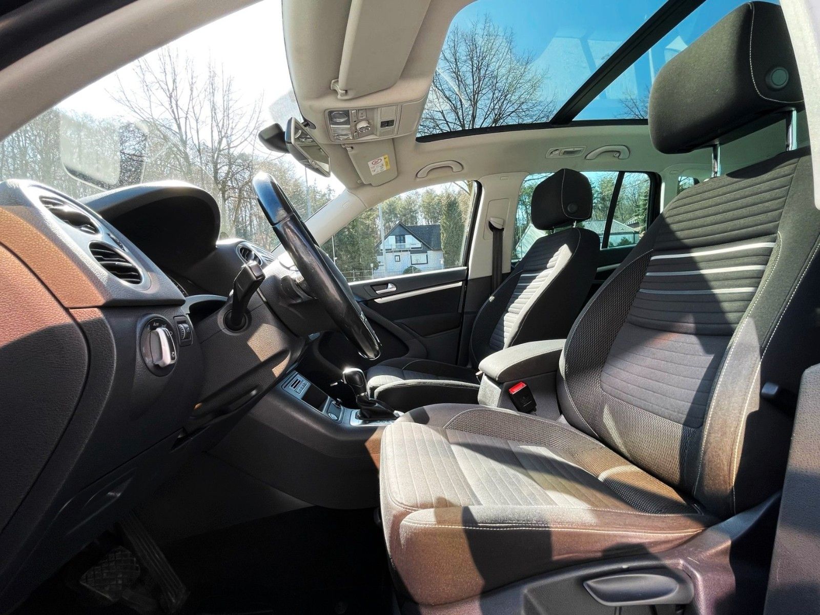 Fahrzeugabbildung Volkswagen TIGUAN 2.0TDI CUP DSG 4M NAVI DYNAUDIO CAM PANO.