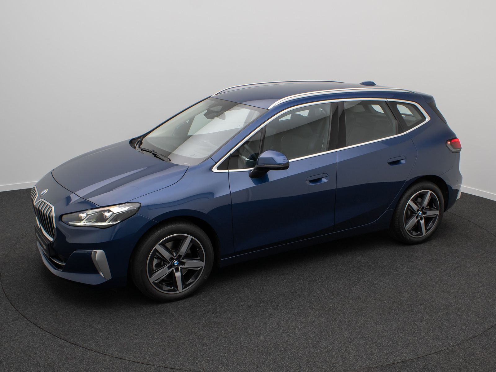 Fahrzeugabbildung BMW 223 Active Tourer Luxury Line 360°H/K HUD Sport