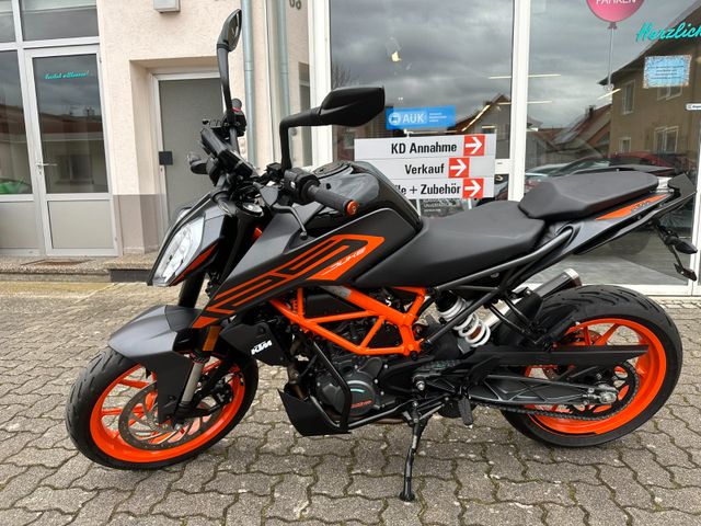 KTM Duke 125