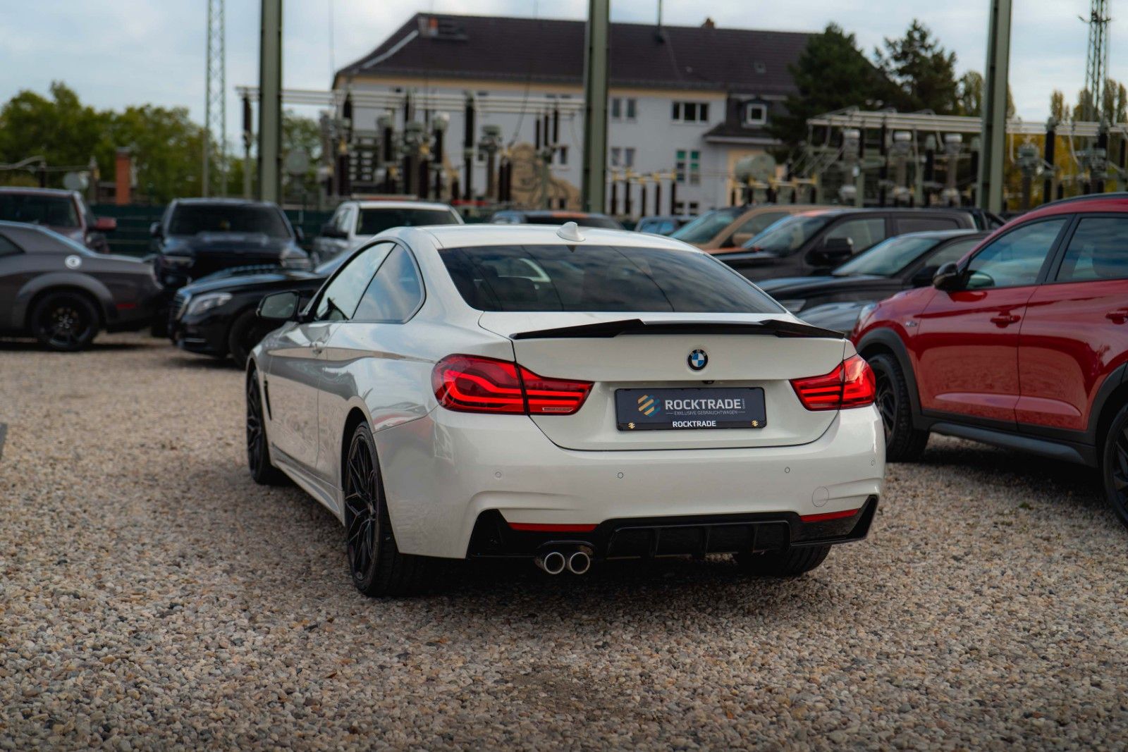 Fahrzeugabbildung BMW 420i M Sport Coupe Shadow Line Performance LCI