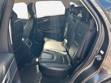 Fotografie des Ford Edge 2.0TDCI AHK Leder LED 4X4 el. Heckklappe