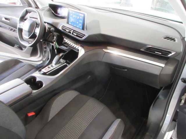 Fahrzeugabbildung Peugeot 5008 Active 1.2T NAVI/AHK/PDC/SHZ/7-SITZER/TEMPO