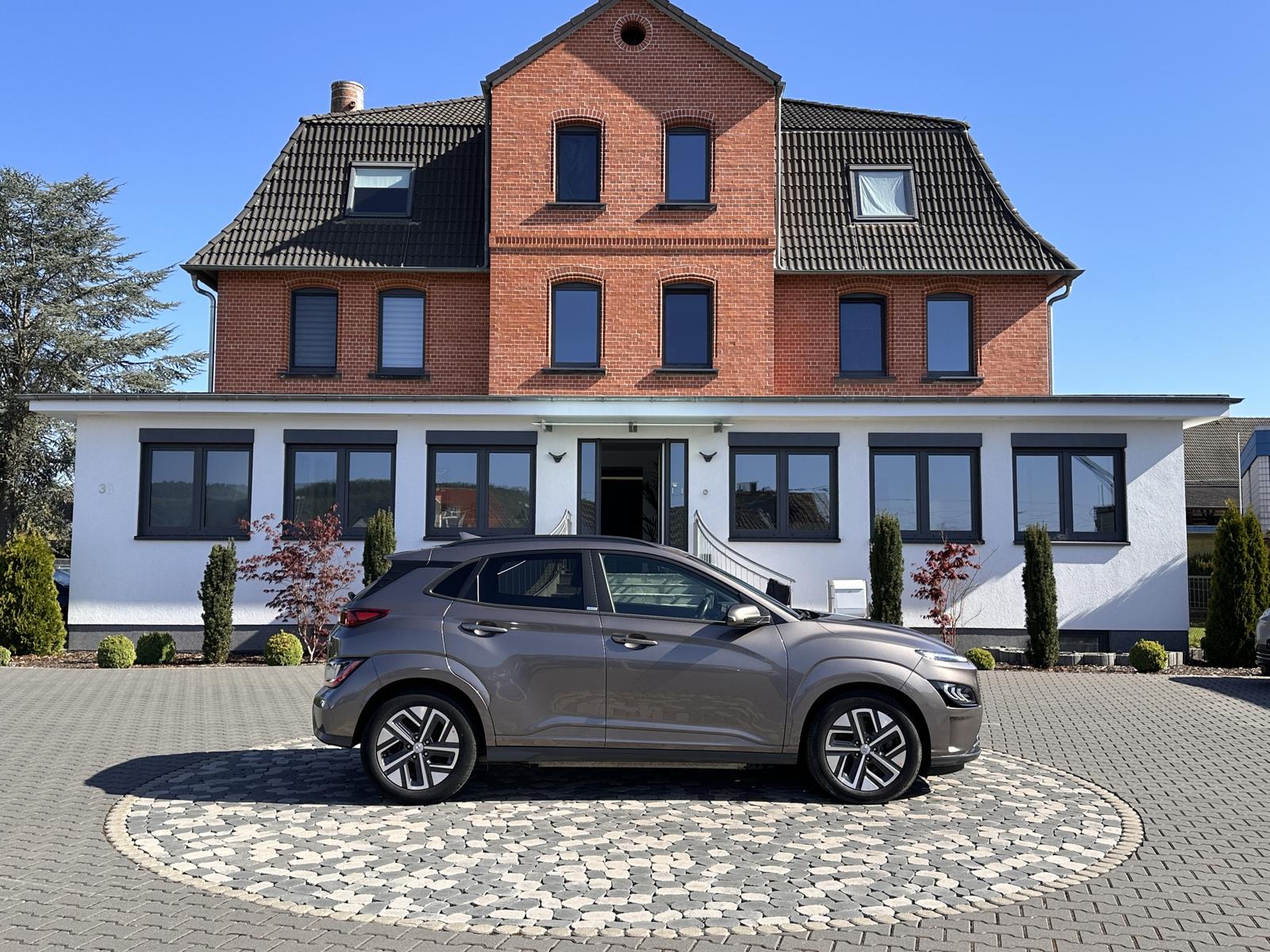 Hyundai Kona Elektro Prime LED HUD NAV WÄMPU KRELL 64KWh