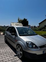 Ford Fiesta 1.3 Futura!! TüV NEU BIS 03/2027 - Ford Fiesta mit Benzin-Antrieb: Kleinwagen, Futura