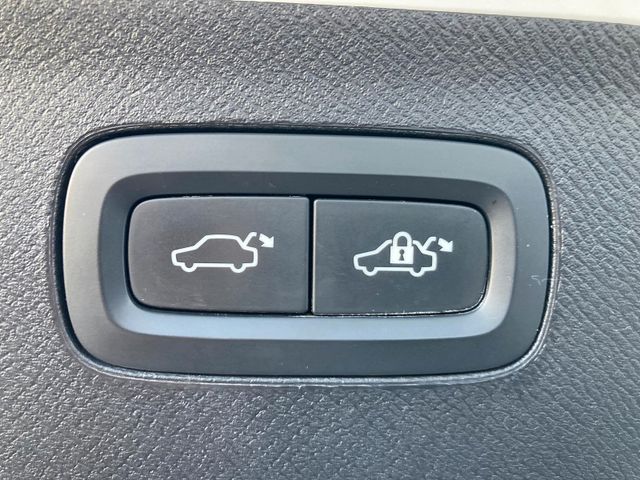 XC 90 T8 R-Design Expres.  Rech. Plug-In Hybrid