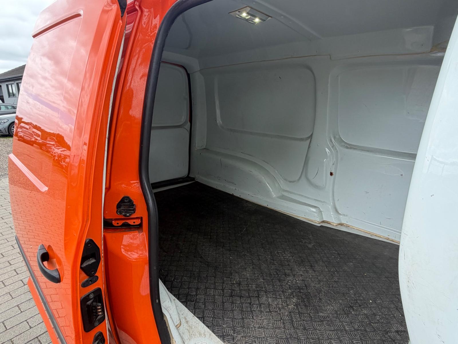 Volkswagen Caddy Maxi 2.0 TDI Kasten Klima Sitzhzg PDC
