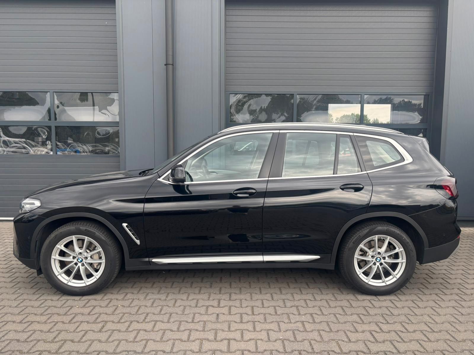 BMW X3 xDrive 30d STANDHZ PDC KAMERA LED NAVI KLIMAA foto 3