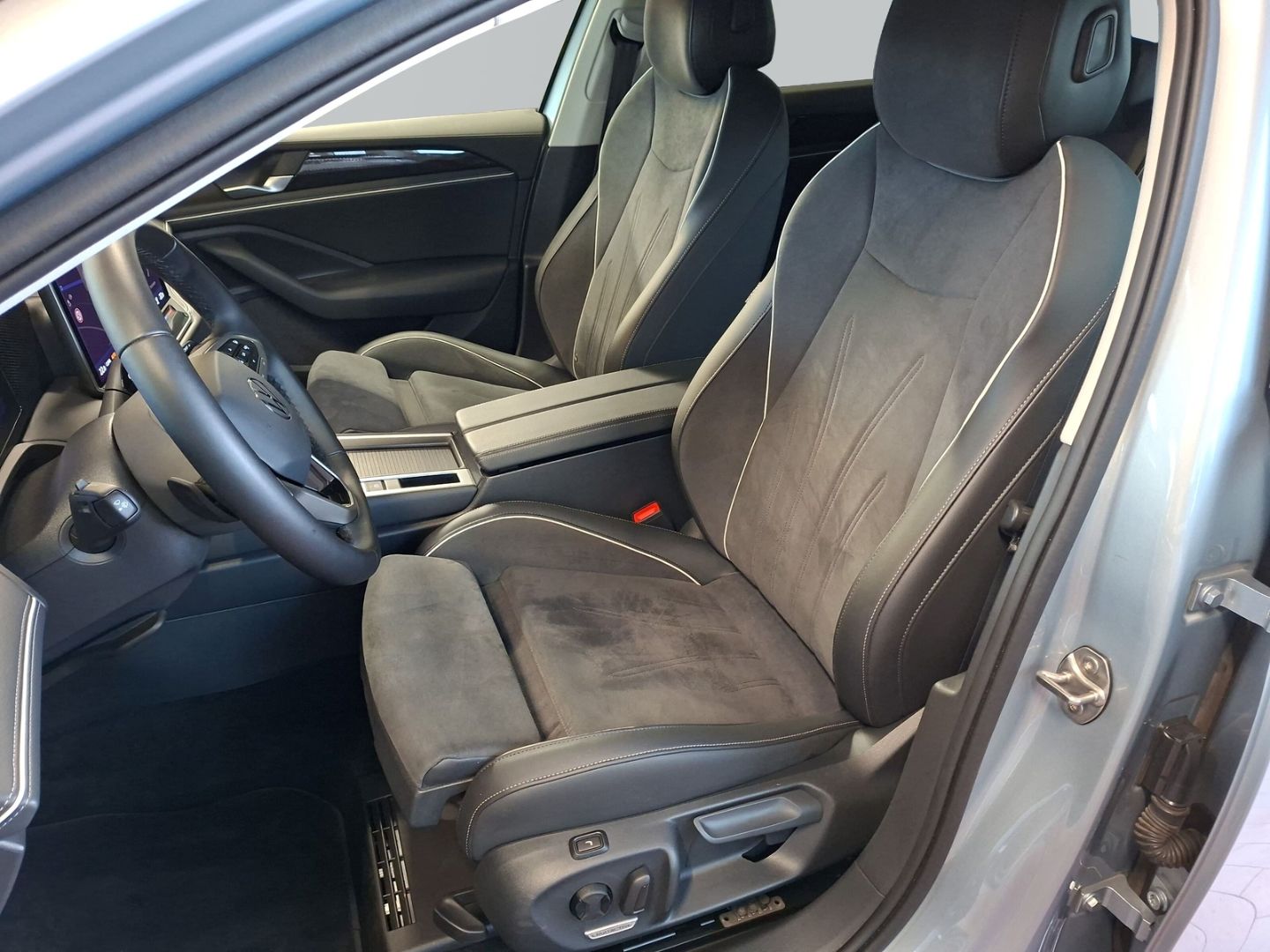 Passat Variant 1.5 eTSI DSG Business *AHK*KAMERA