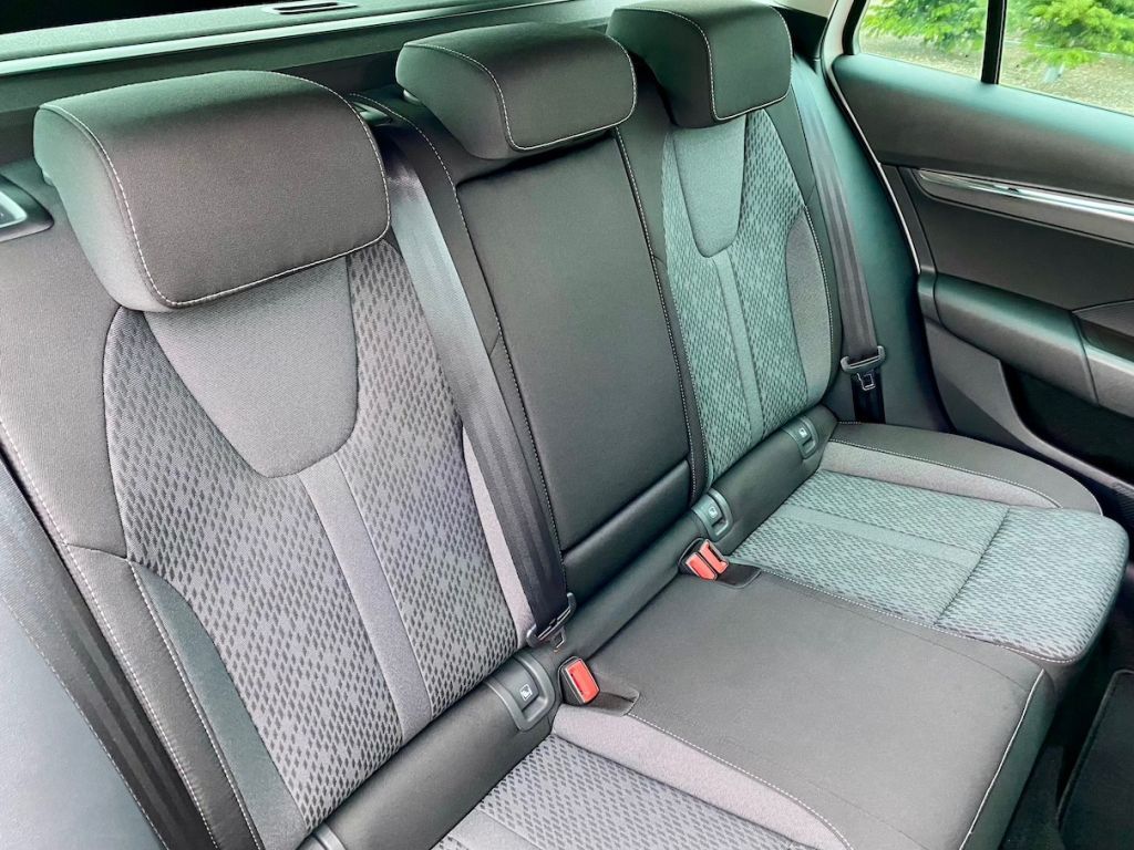 Fahrzeugabbildung SKODA Octavia Combi 2.0 TDI Style AAC NAVI LED HEAD UP