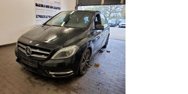 Mercedes-Benz B 180 Sports Tourer SPORT-PAKET NAVI NIGHT PAKET