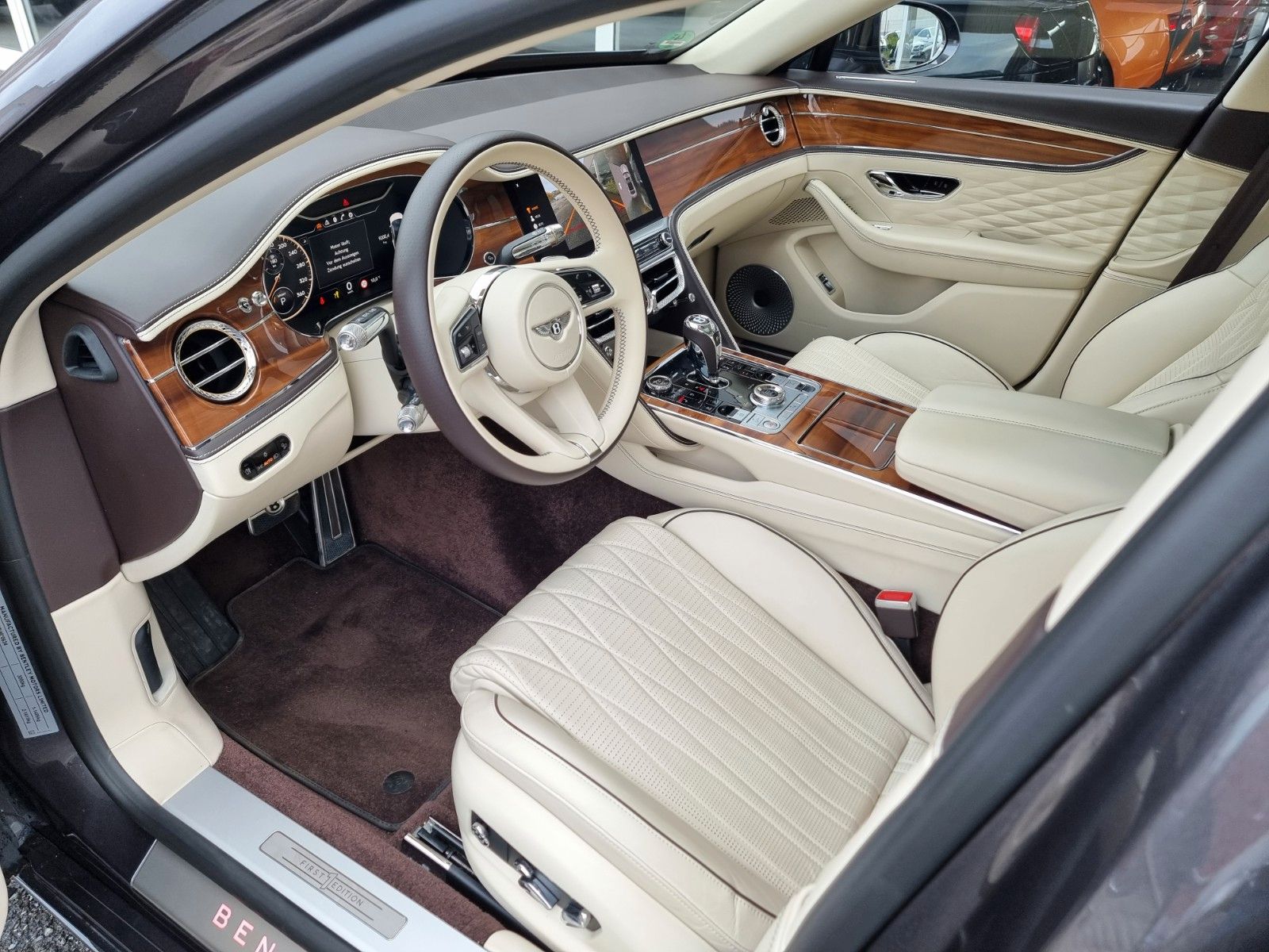 Fahrzeugabbildung Bentley Flying Spur 6.0 W12/Full options/UPE 340tEur/1A