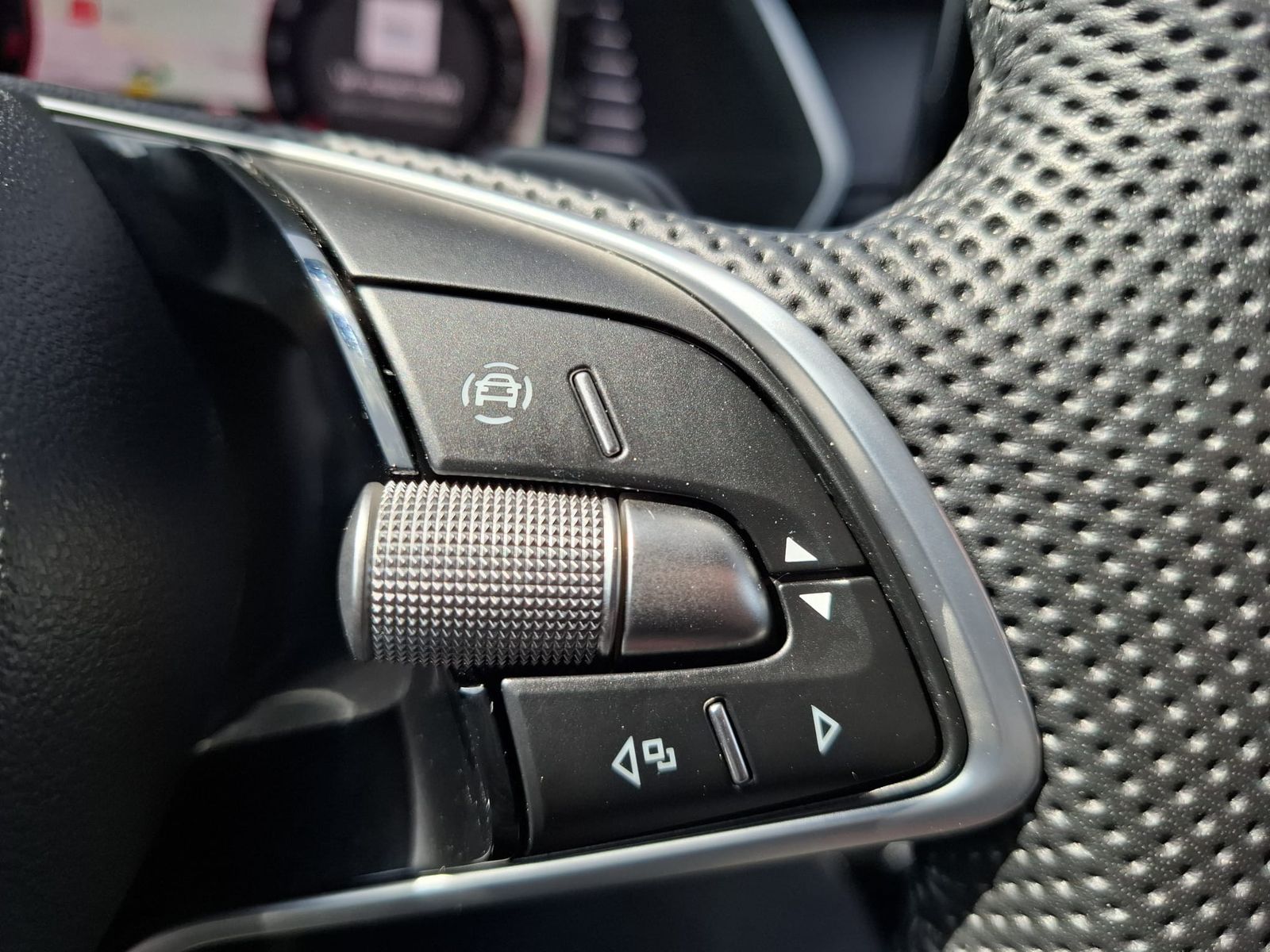 Fahrzeugabbildung SKODA Octavia 2.0 DSG Sportline MATRIX*AHK*CANTON*5J.G