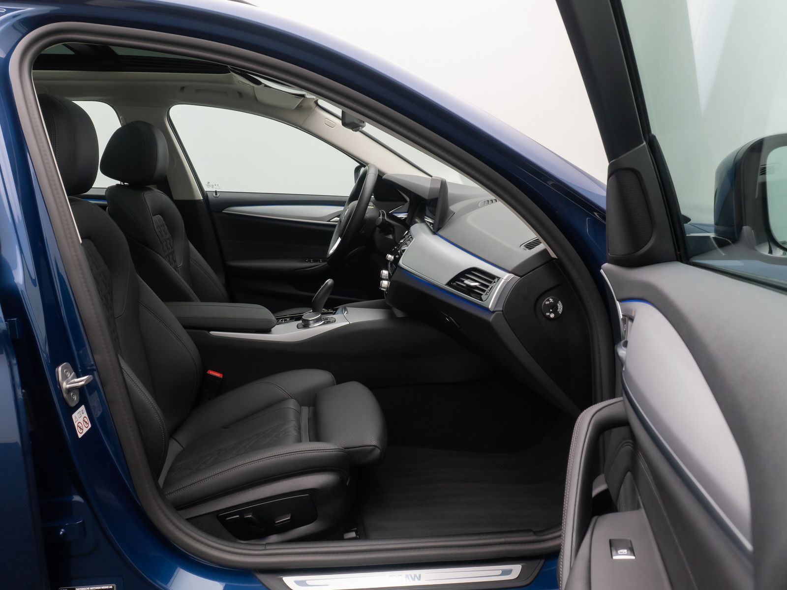 Fahrzeugabbildung BMW 540d xD Panorama Kamera DAB HiFi Lenkrhzg Sport