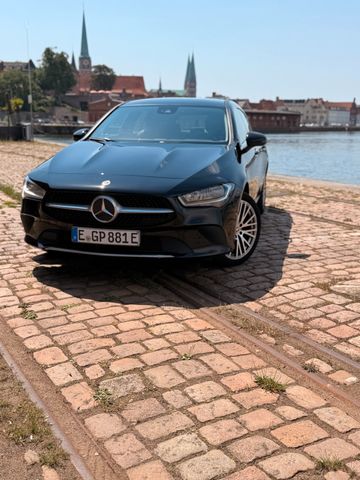 MERCEDES-BENZ CLA 250 Shooting Brake CLA 250 e DCT Shootin...