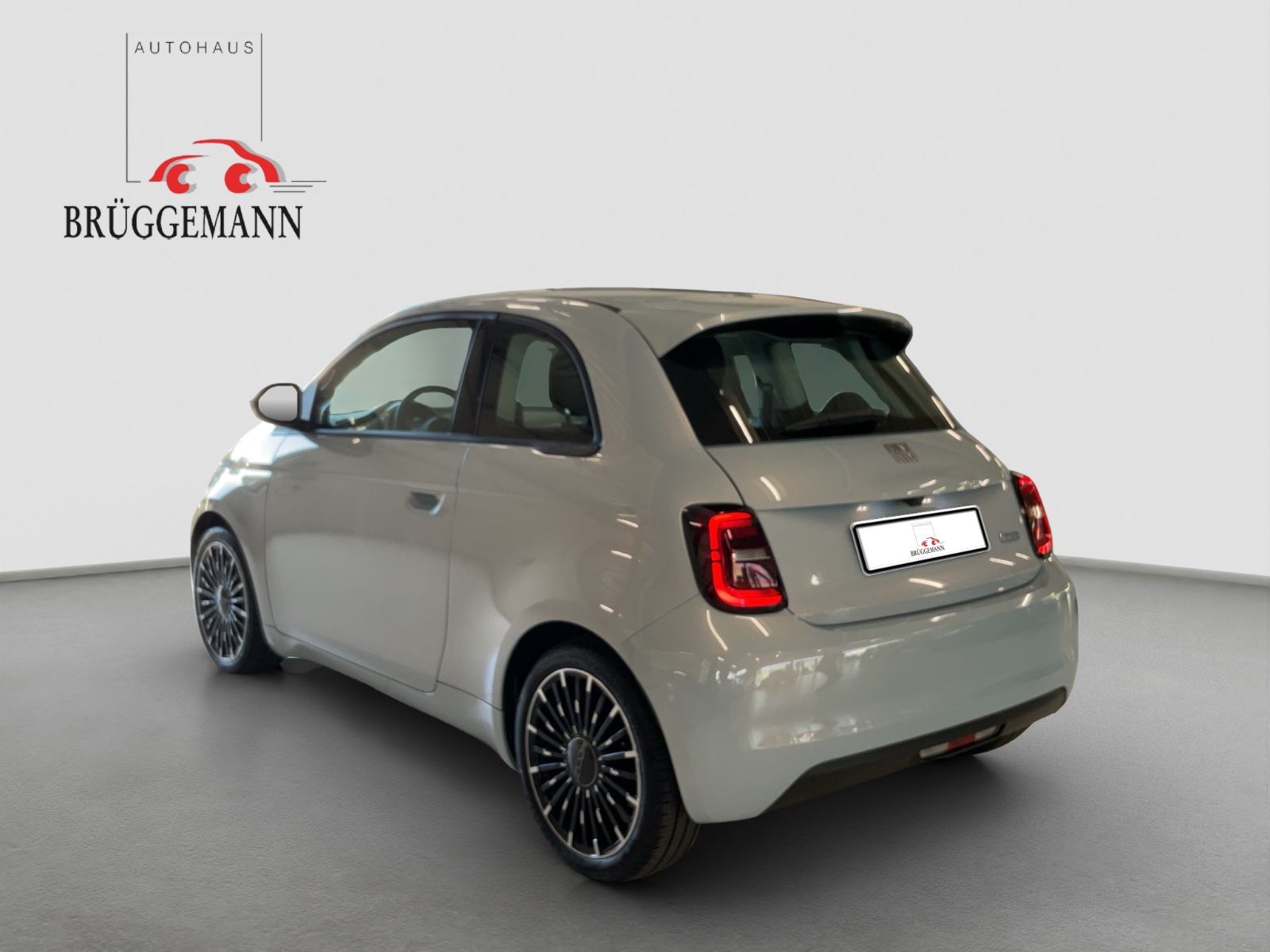 Fahrzeugabbildung Fiat 500e Icon Komfort-, Winter-, Parkpaket
