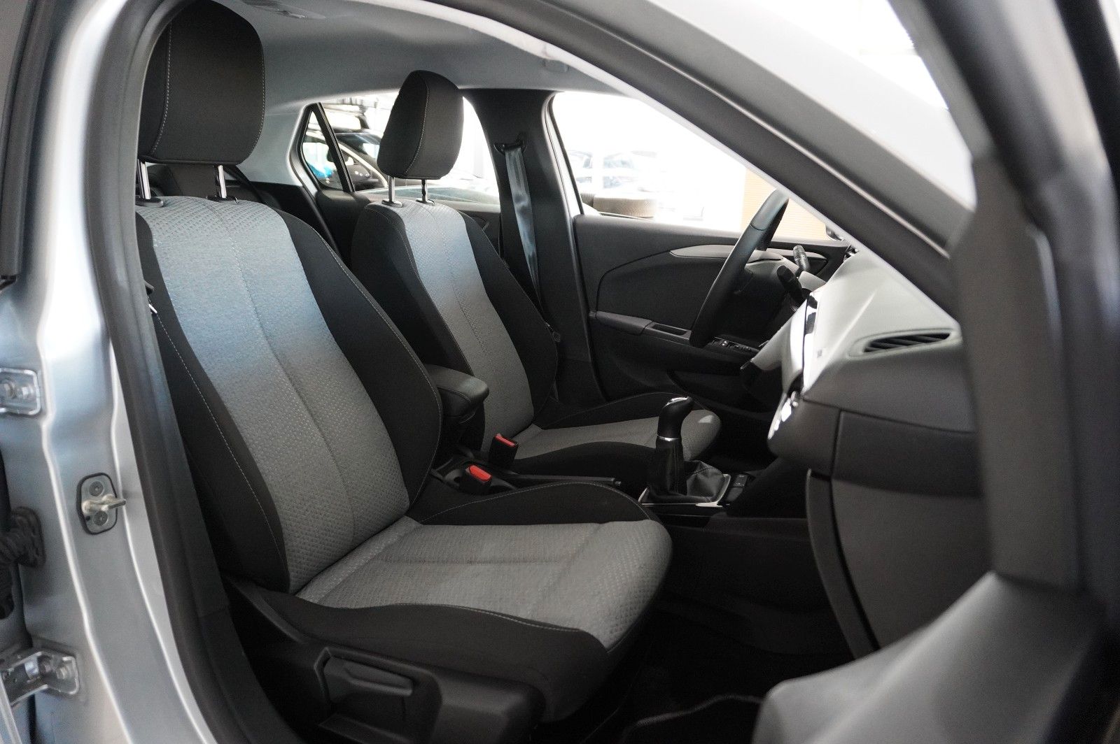 Fahrzeugabbildung Opel Corsa F 1.2 FACELIFT NAVI/LED/KAMERA/VIRTU./DAB+