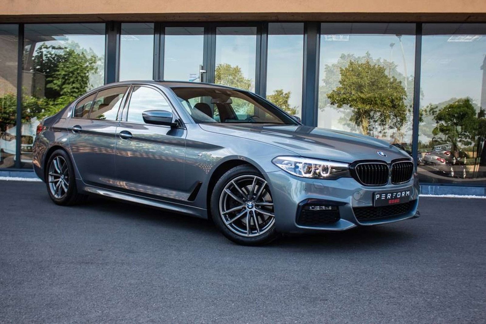 BMW 520 iA*BENZINE*ALCANTARA*M-PACK*NAVI*CRUISE*SHAD imagem 3