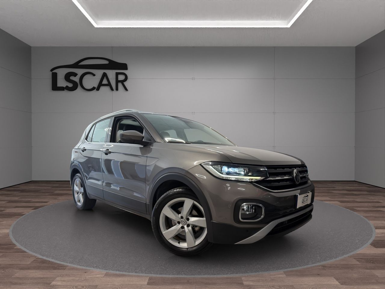 Volkswagen T-Cross - 1