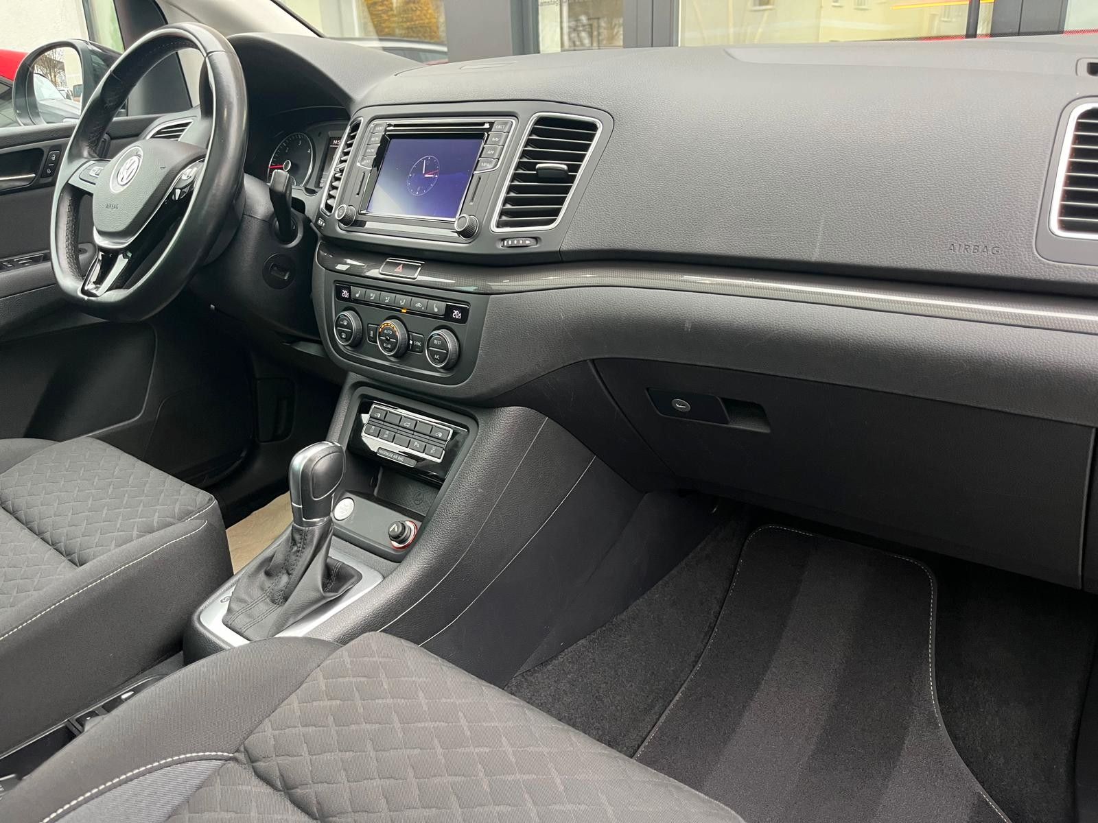 Fahrzeugabbildung Volkswagen Sharan 2.0TDI BMT Join 7.Sitzer*Pano*AHK*