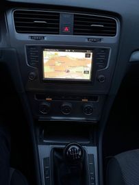 Volkswagen Golf - 10