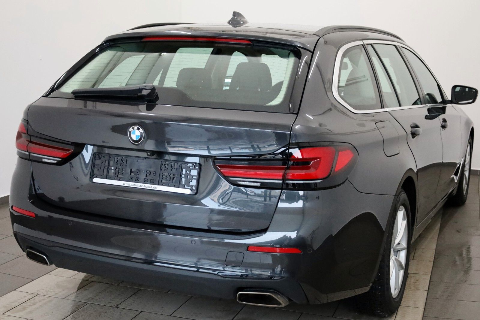 Fahrzeugabbildung BMW 530dA xDrive Touring Leder,Navi,Laser,HeadUp,SH