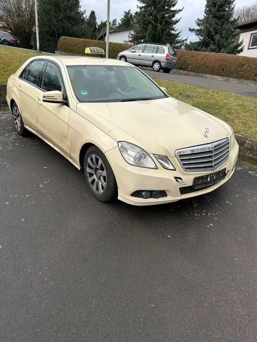 Mercedes-Benz E 200 CDI BlueEFFICIENCY ,MOTOR SCHADEN