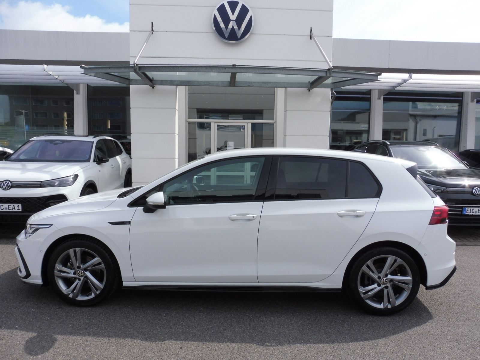 Volkswagen Golf VIII 1.5 eTSI 7DSG R-Line foto 3