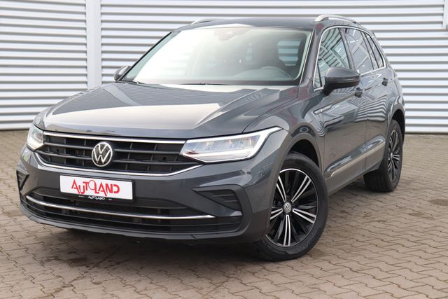 Volkswagen Tiguan 2.0 TDI Life DSG Navi LED ACC AHK PDC