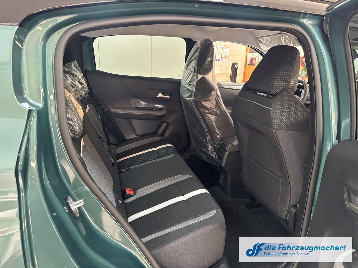 Fahrzeugabbildung Opel Frontera GS 107 kW Navi Digitales Cockpit LED Ap