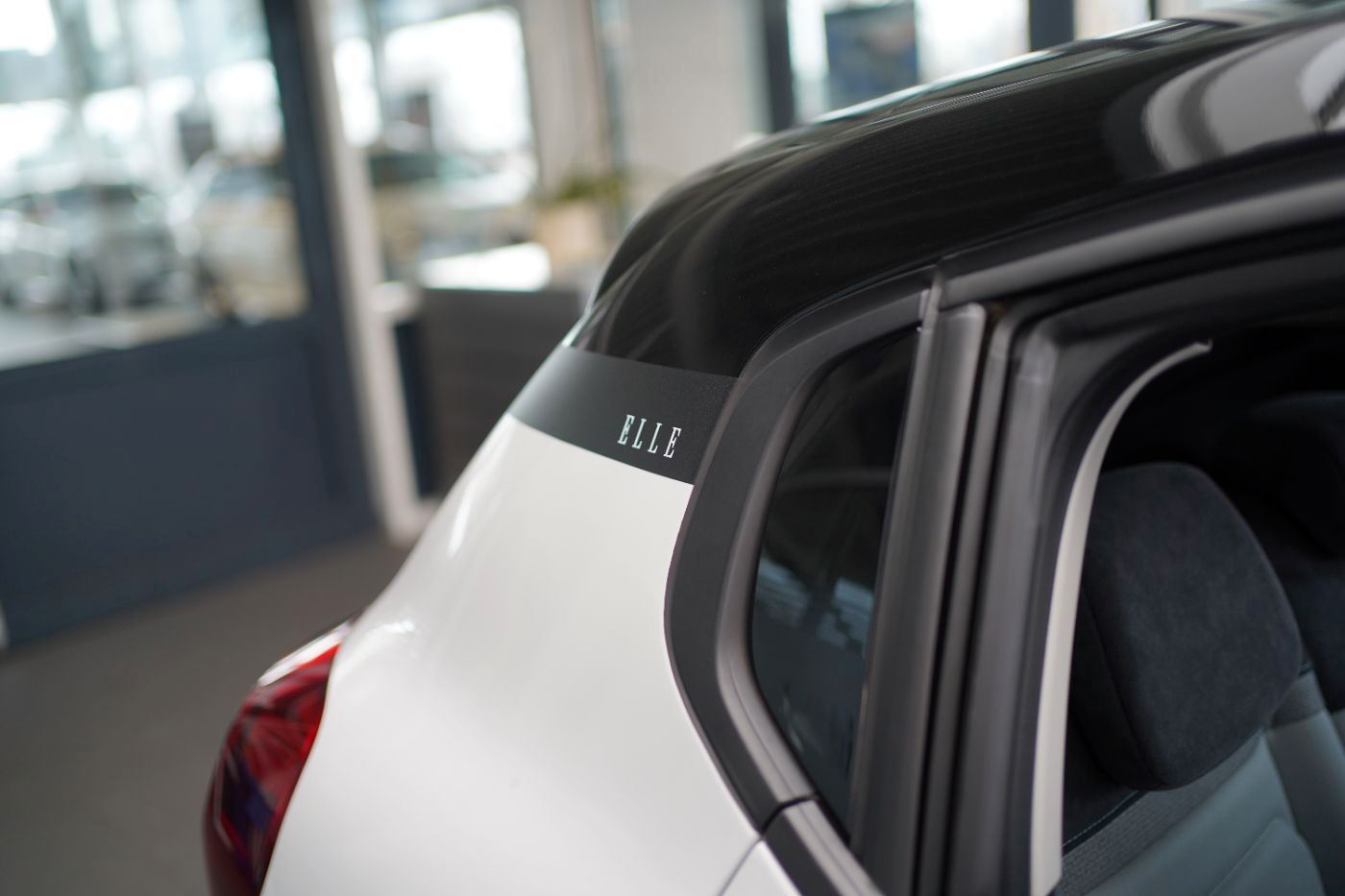 Fahrzeugabbildung Citroën C3 PureTech 110 EAT6 Elle Automatik Sitzheizung