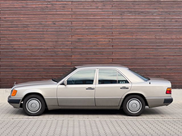 Mercedes-Benz 230E W124 / HISTORIE / GEPFLEGT / 92tkm !