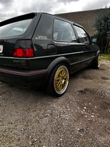 Volkswagen Golf 2 16V in grün - Volkswagen Golf aus 1990