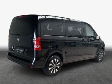 Mercedes V 220 - 2