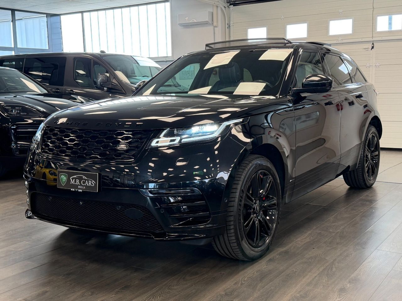 Land Rover Range Velar 2.0 Si4 250 CV R-Dynamic  imagem 3