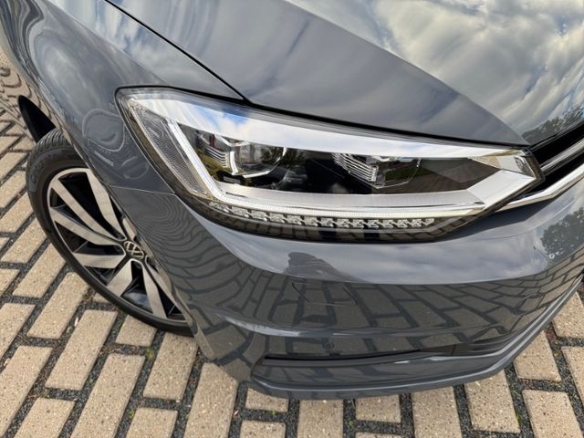 Fahrzeugabbildung Volkswagen Touran Highline 1.5 TSI DSG - AHK*18"LM*Standhz