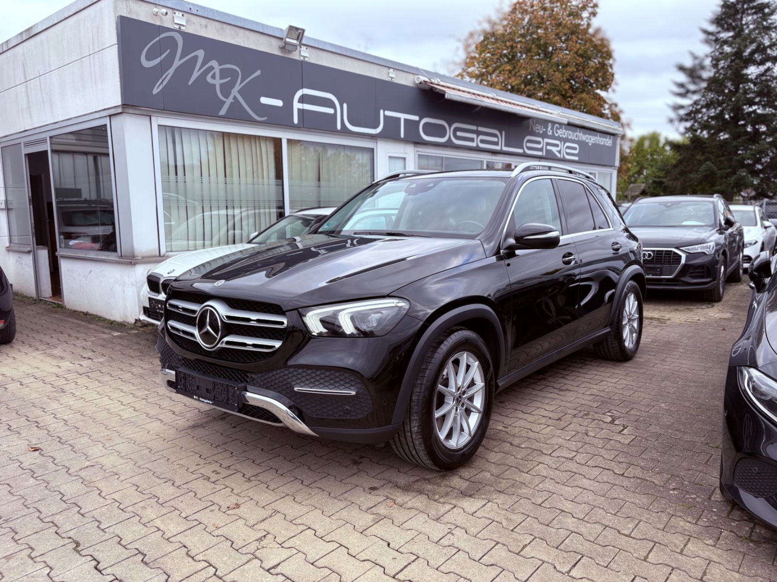 MERCEDES-BENZ GLE 350e 4Matic|1.Hand|Leder|8-fach Bereift|Cam