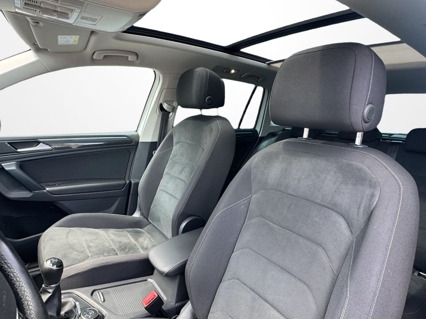 Tiguan 2.0 TDI 4MOTION R-LINE *PANO*LED*NAVI*