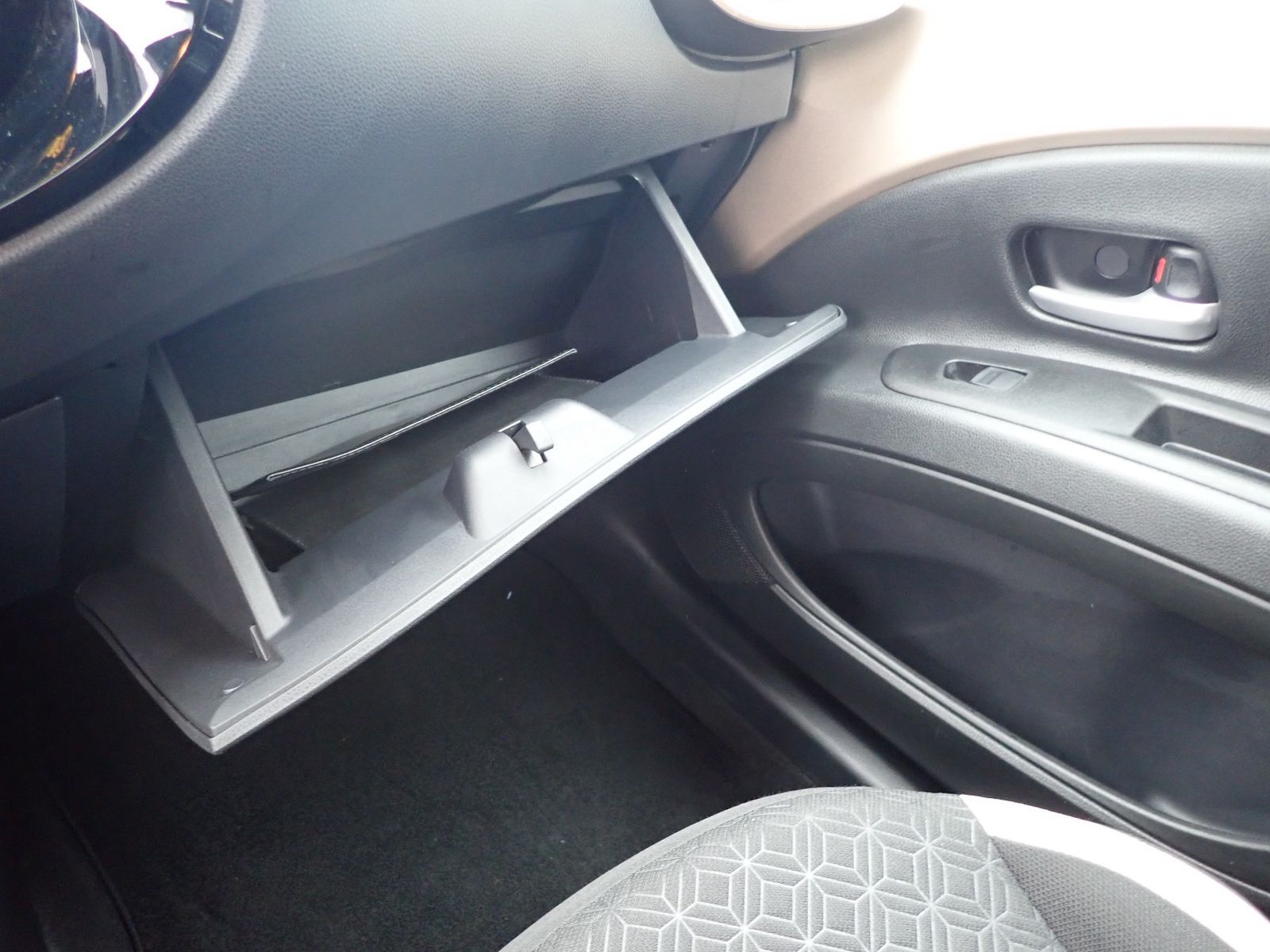 Fahrzeugabbildung Toyota Aygo X Pulse /WKR