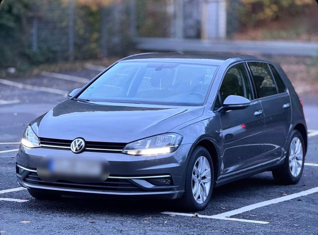 Image of Volkswagen Golf