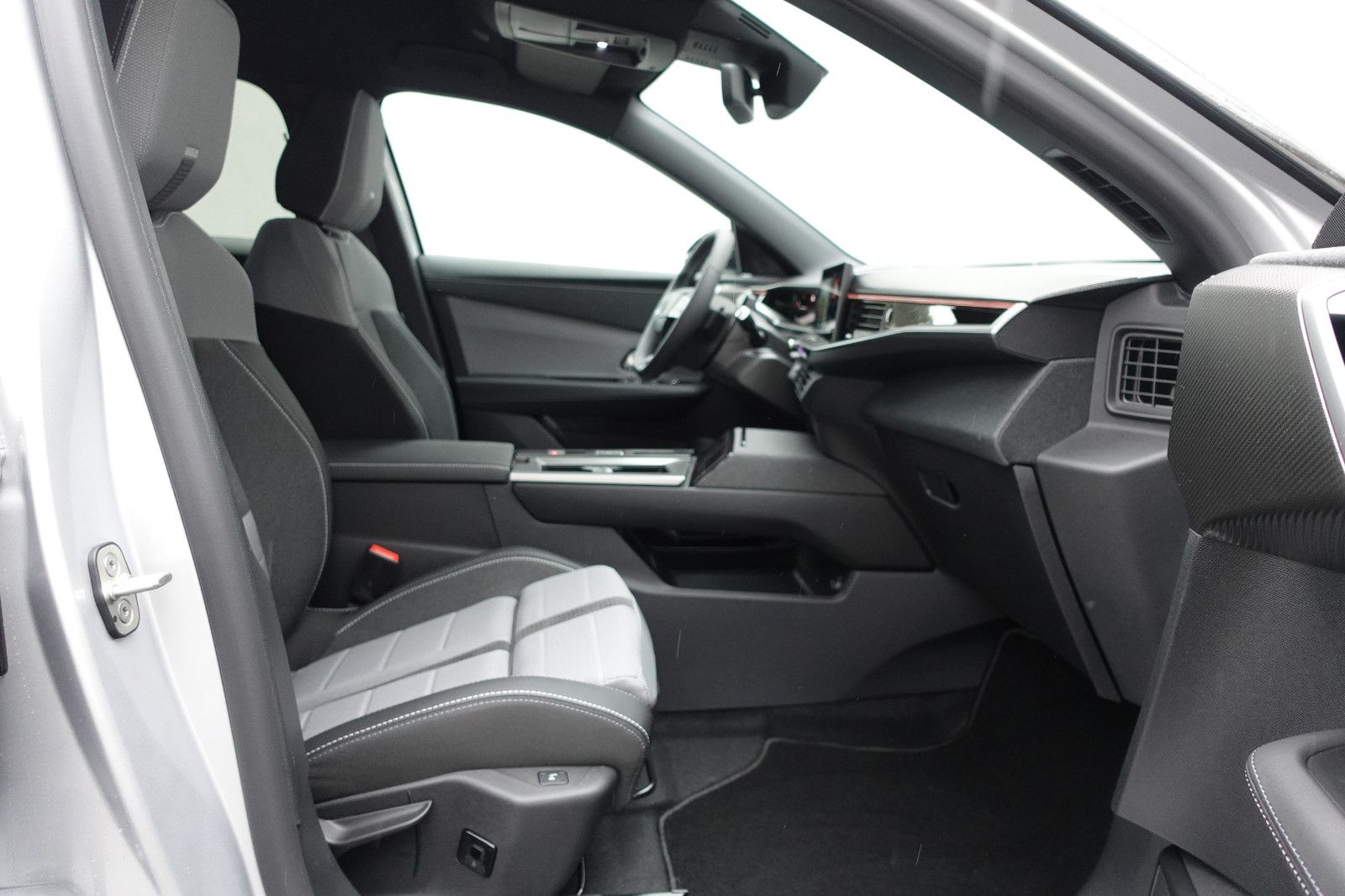 Fahrzeugabbildung Opel Grandland GS 1.2MildHybrid,Navi,Kamera,Allwetter