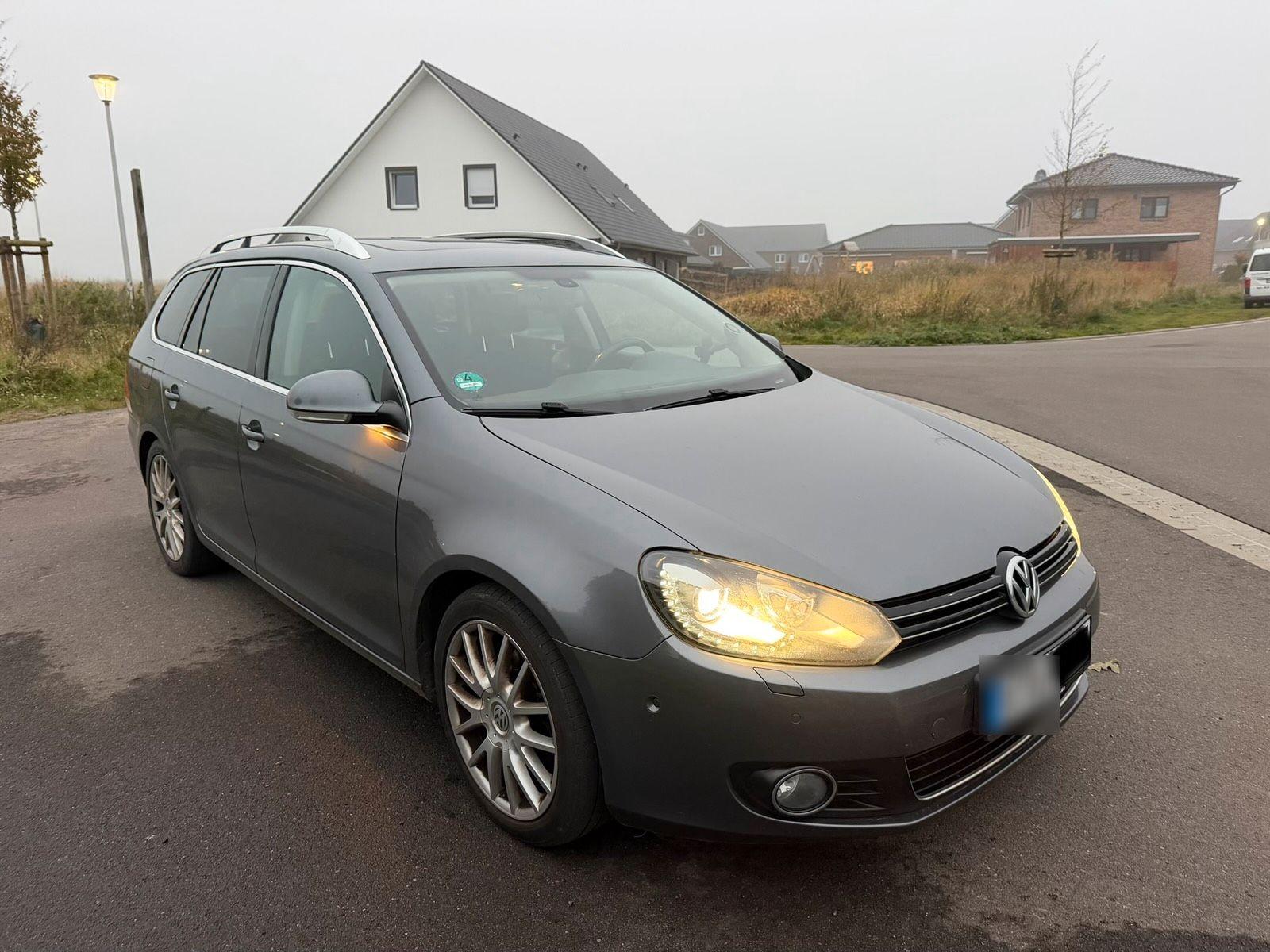 Volkswagen Golf 2012 — interior