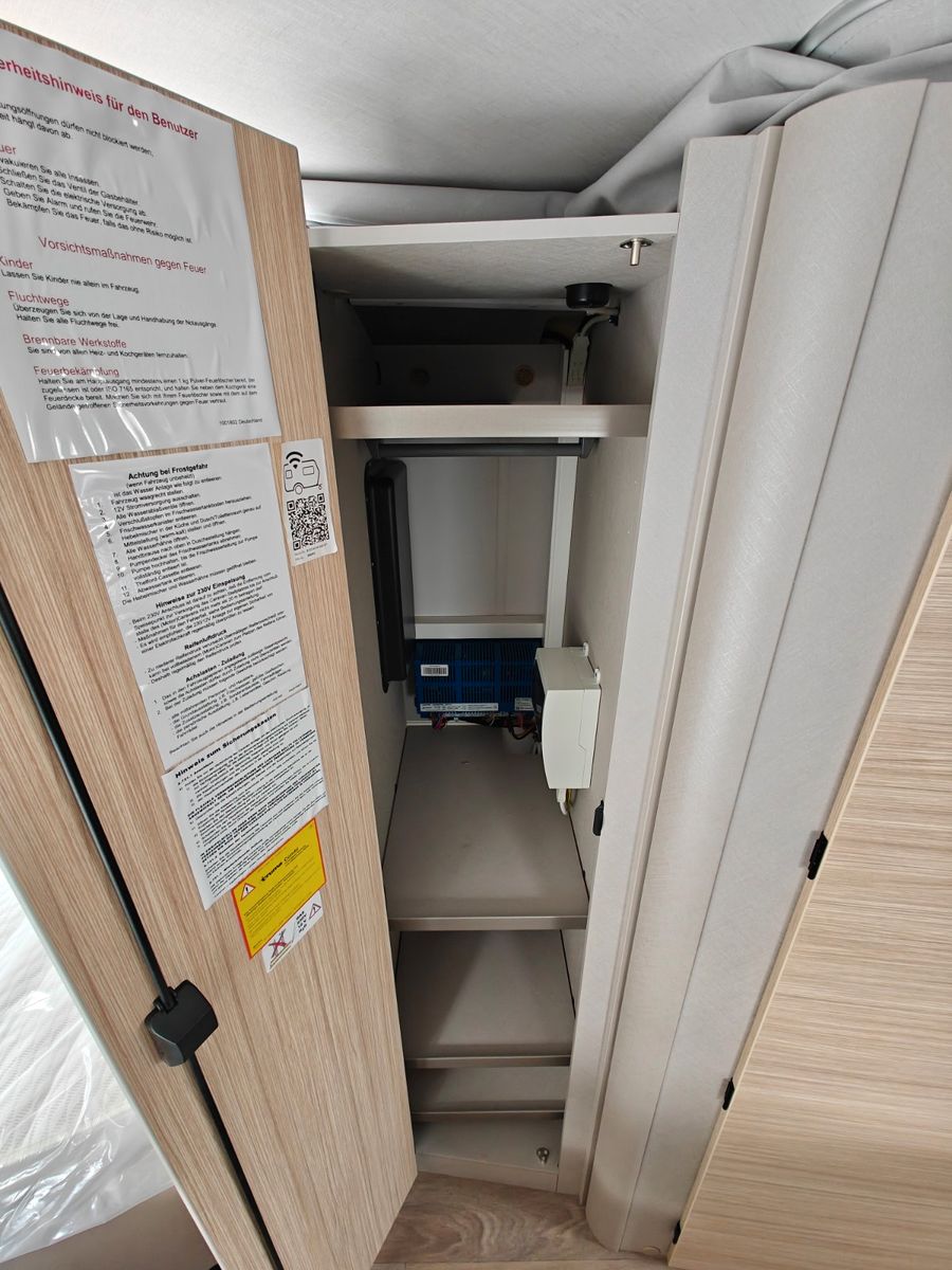 Fahrzeugabbildung HYMER / ERIBA / HYMERCAR Touring 642 Harbour Blue - JETZT 7.344€ SPAREN !