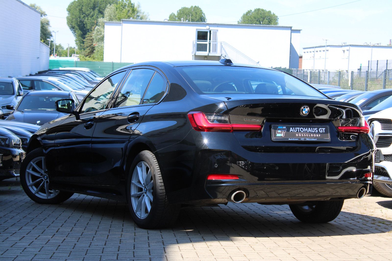 BMW 318i Limousine/Navi/Tempomat/Sitzhzg/WideScreen foto 2