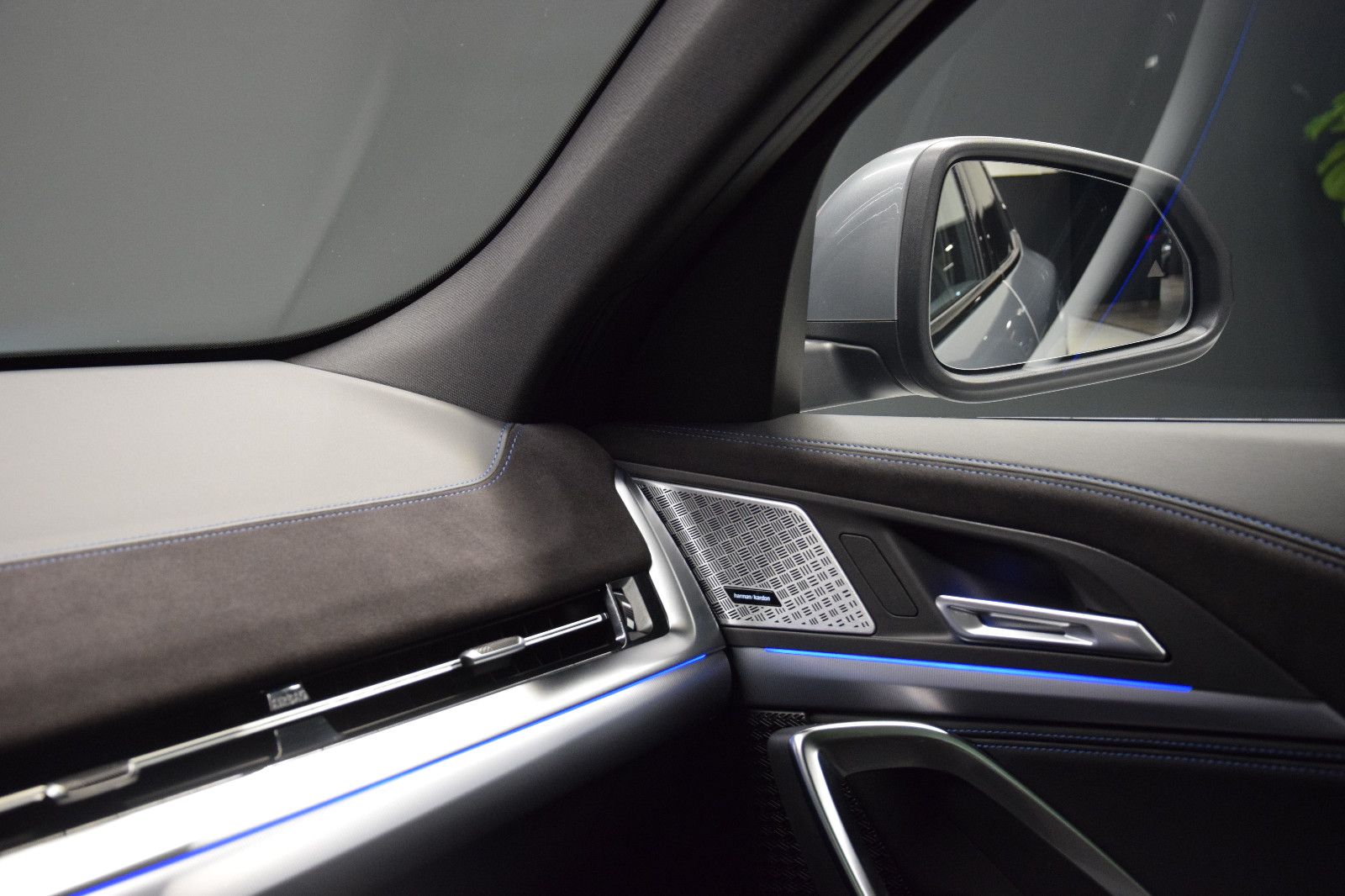 Fahrzeugabbildung BMW X2 20d xDrive M Sport 360° Pano HuD AHK h/k ACC