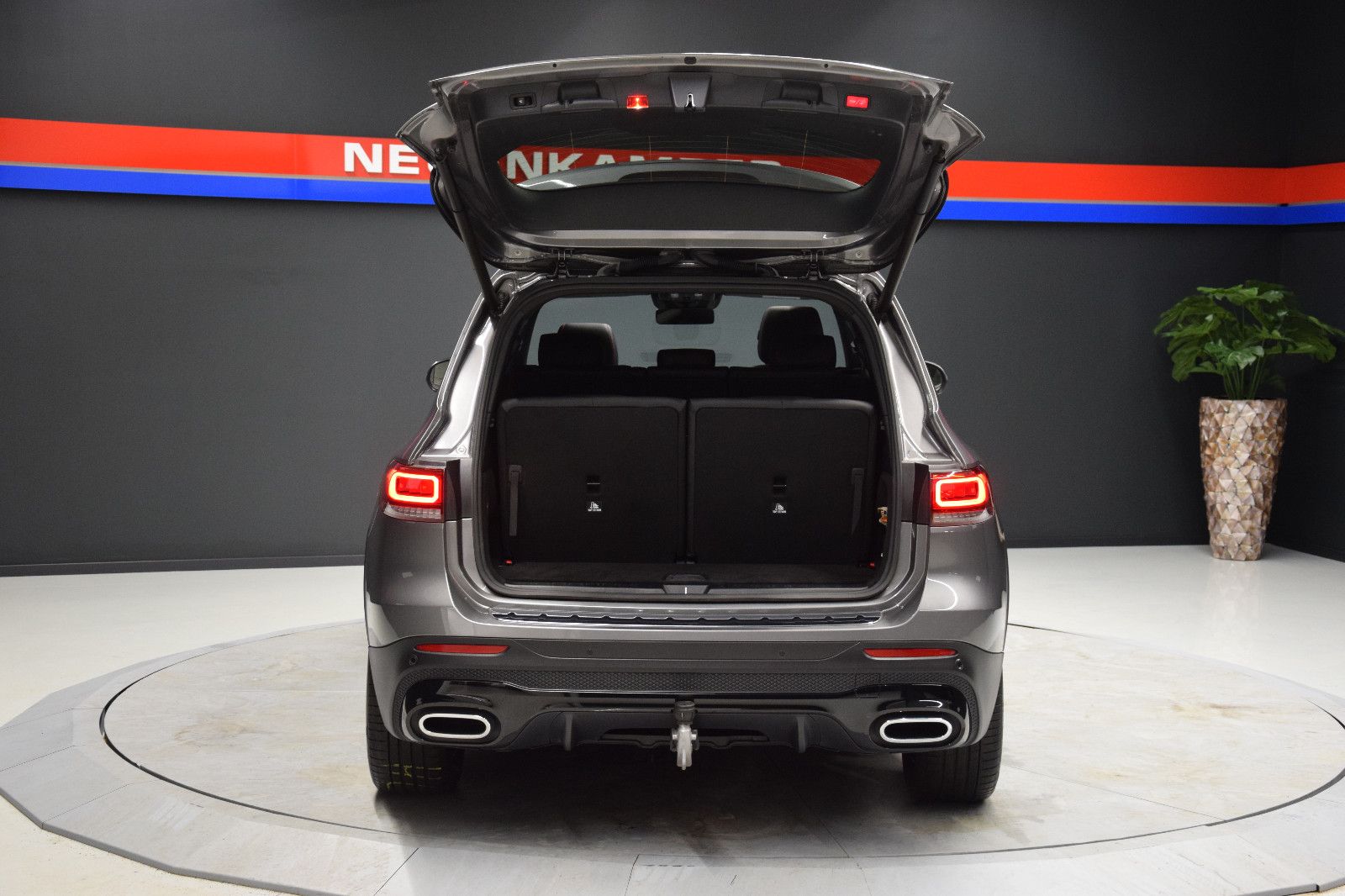 Fahrzeugabbildung Mercedes-Benz GLB 200 AMG Line 7Sitze Pano Ambi Widescreen AHK