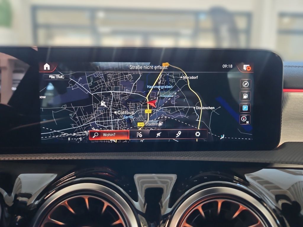 Fahrzeugabbildung Mercedes-Benz A 250 e AMG Night Navi HUD LED Sound SHZ Sport