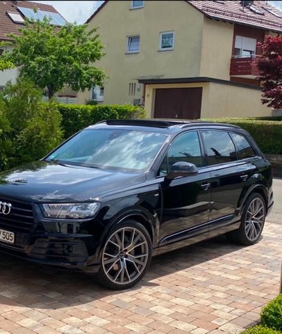 Audi Q7 50 TDI Quattro, S-Line, Pano, 7 Si...