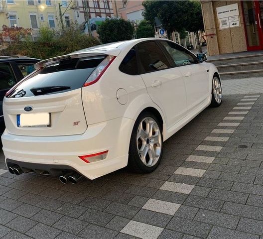 Ford Focus ST. 1.8