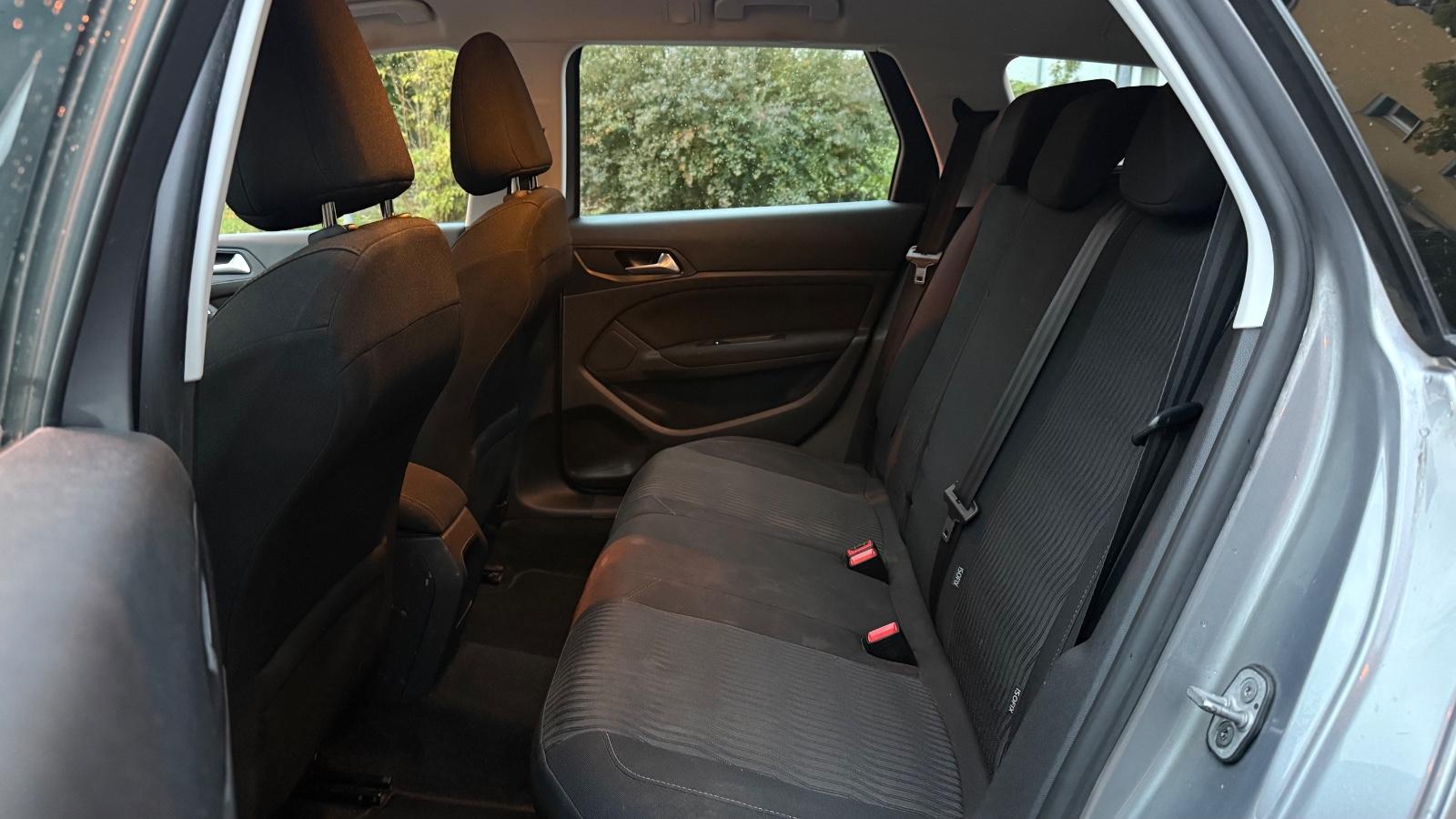 Peugeot 308 2015 — photo 18