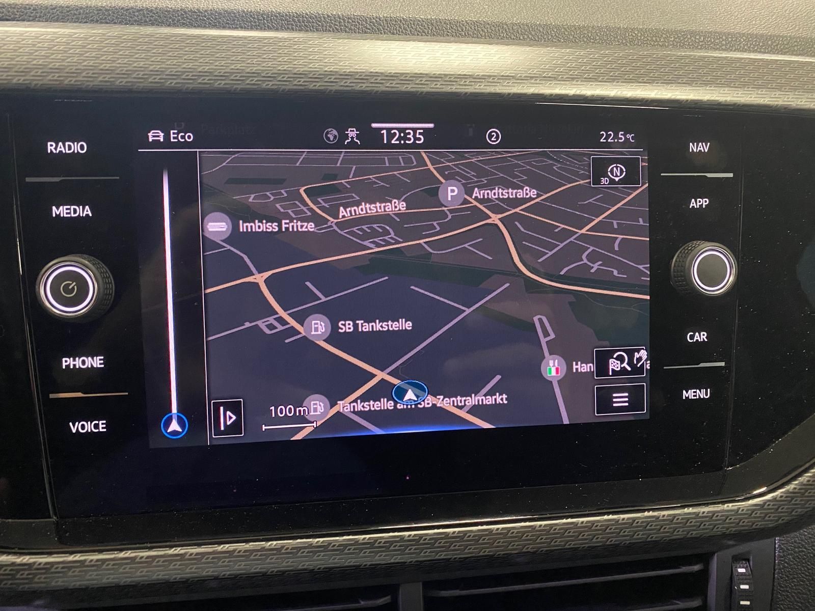 Fahrzeugabbildung Volkswagen T-Cross 1.5 TSI DSG Style R-Line+ACC+RFK+APP+LED